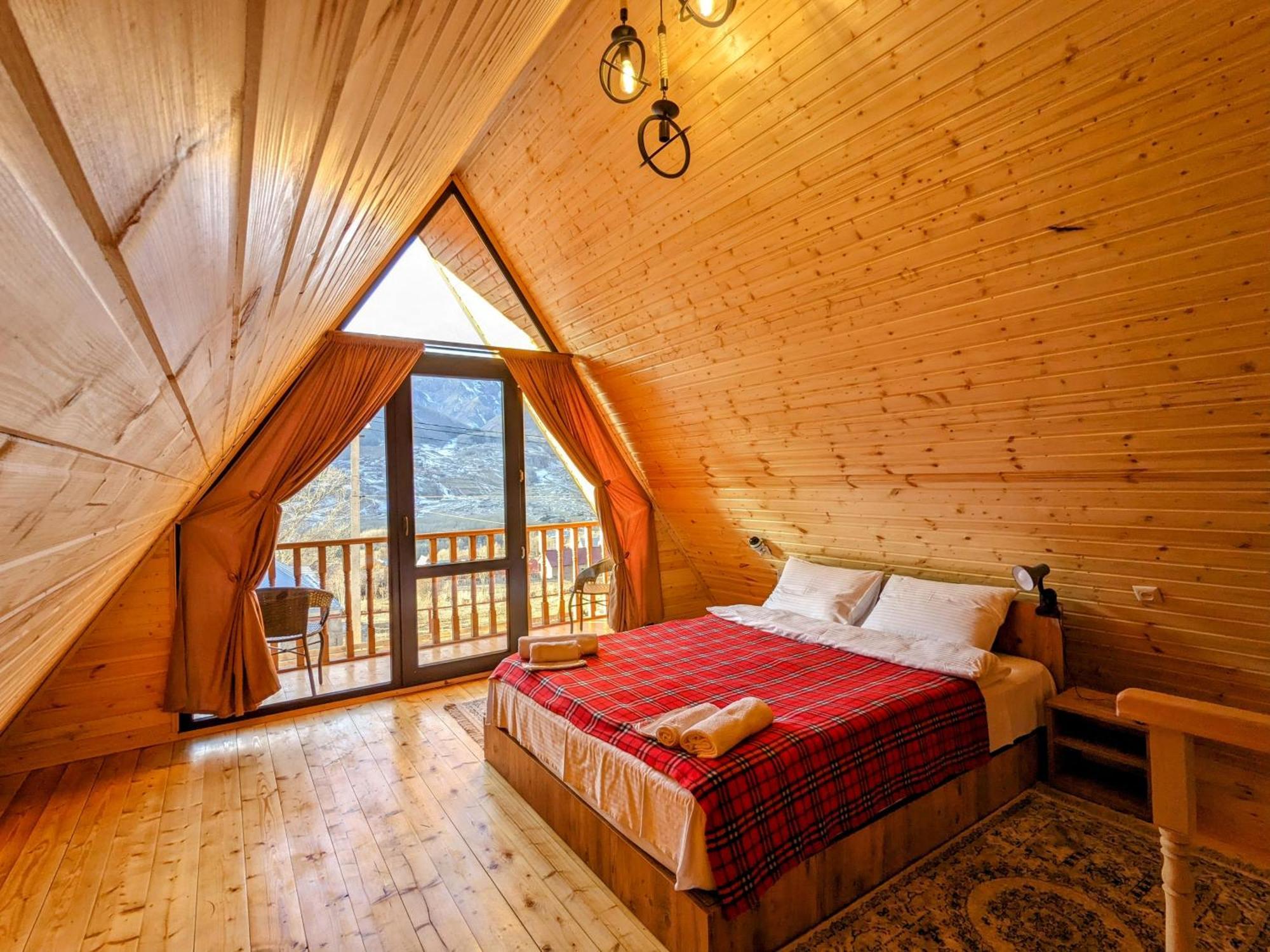 Cottage Caucasus كازباجي المظهر الخارجي الصورة
