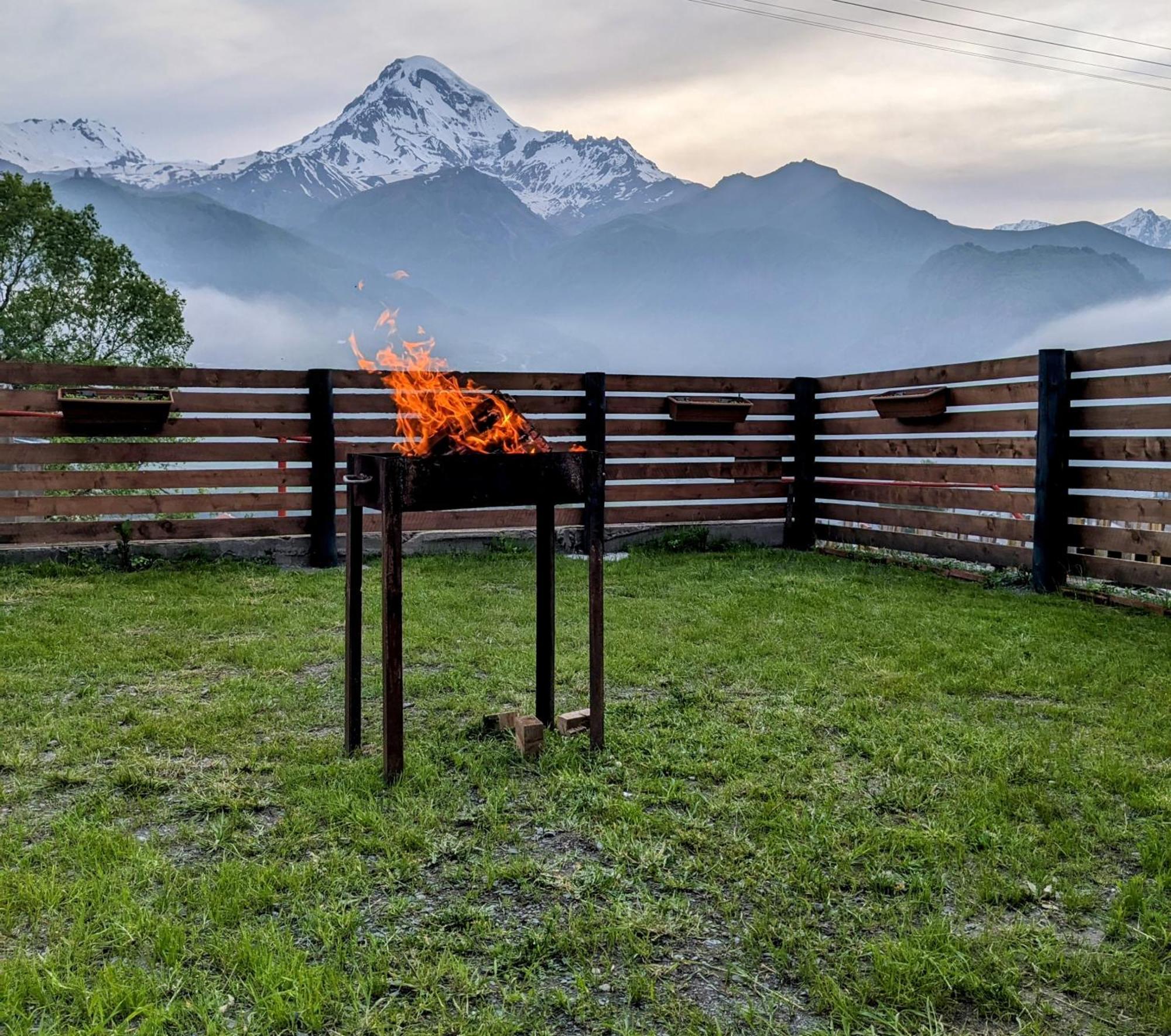 Cottage Caucasus كازباجي المظهر الخارجي الصورة