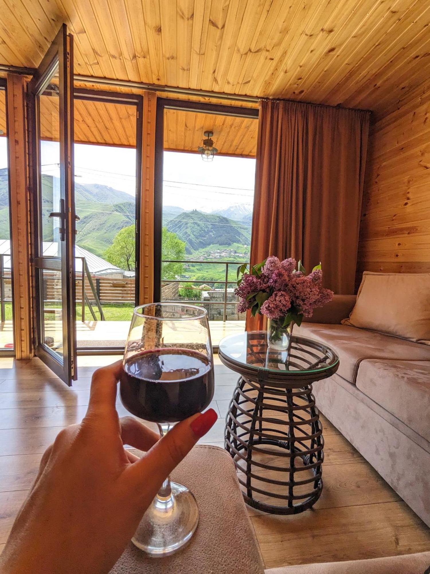 Cottage Caucasus كازباجي المظهر الخارجي الصورة