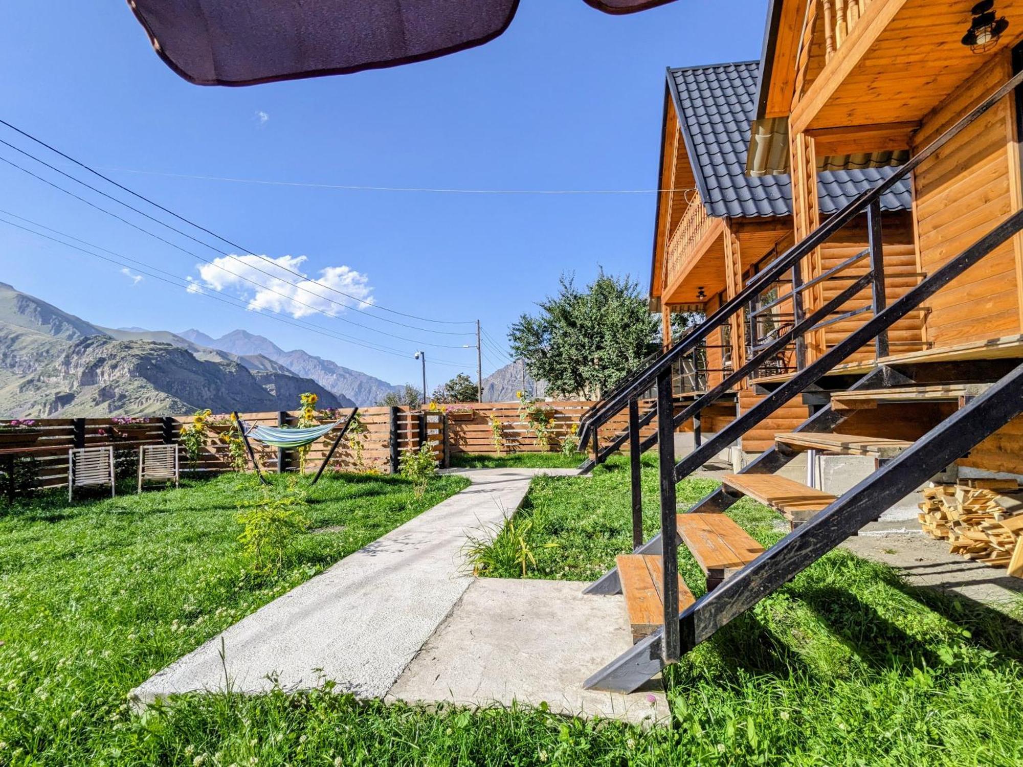 Cottage Caucasus كازباجي المظهر الخارجي الصورة